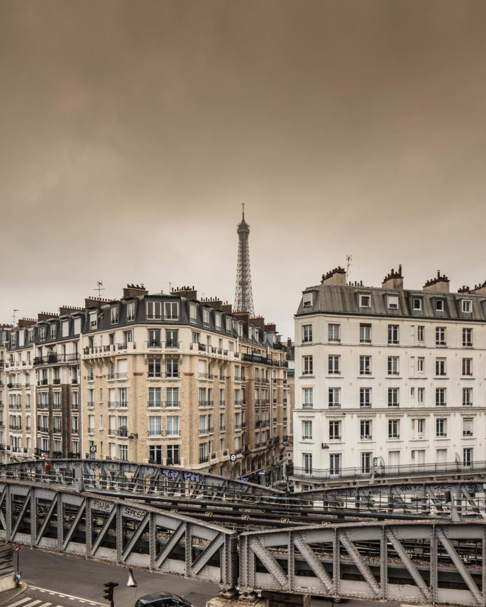 Camera Superior con Vista Torre Eiffel